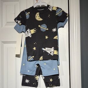 Carter's Space-Themed Pajama Set grey and Blue 2 pairs shorts and T-shirts NWT